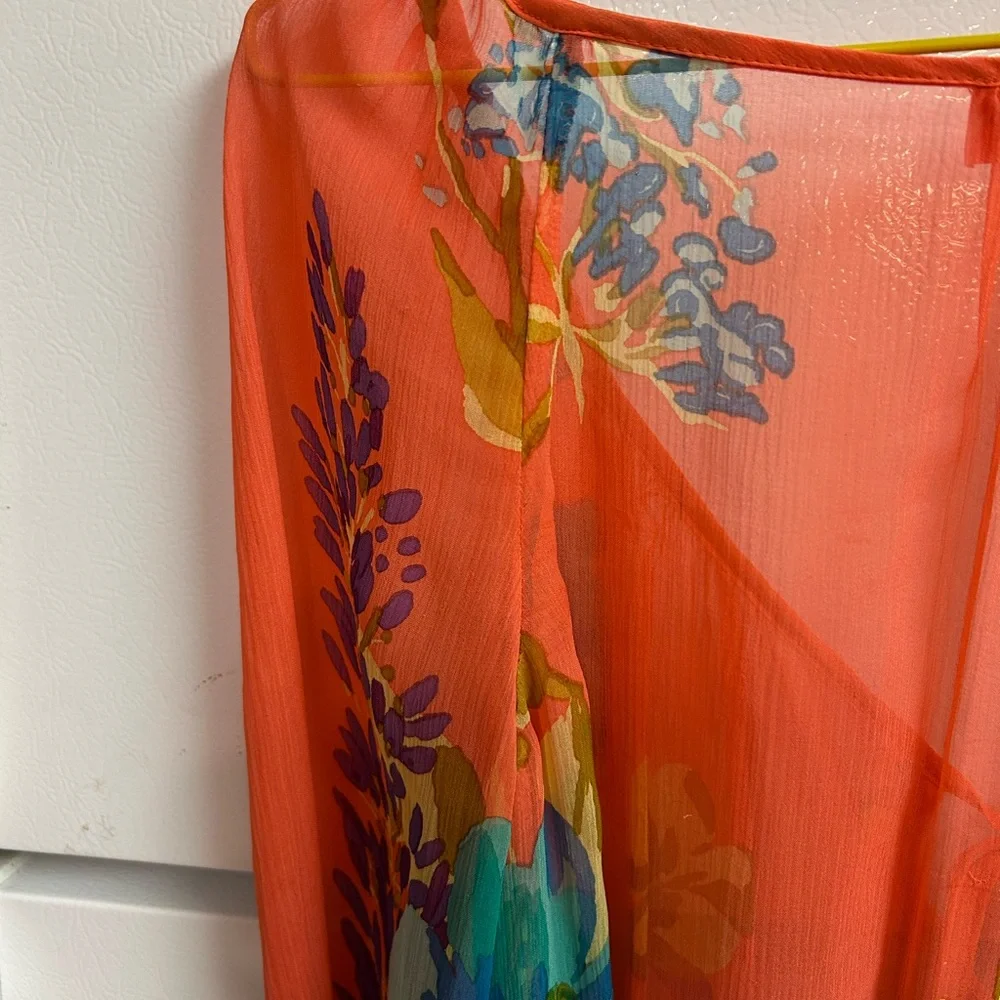 HALE BOB 100% Silk Top
Size S Like New
5 Star Seller ***** - Picture 6 of 9